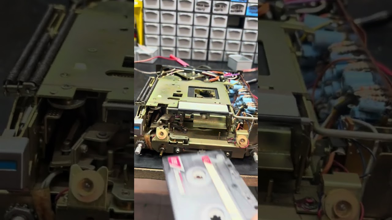 Toca fitas anos 70 da Sony @tkmfilms149 