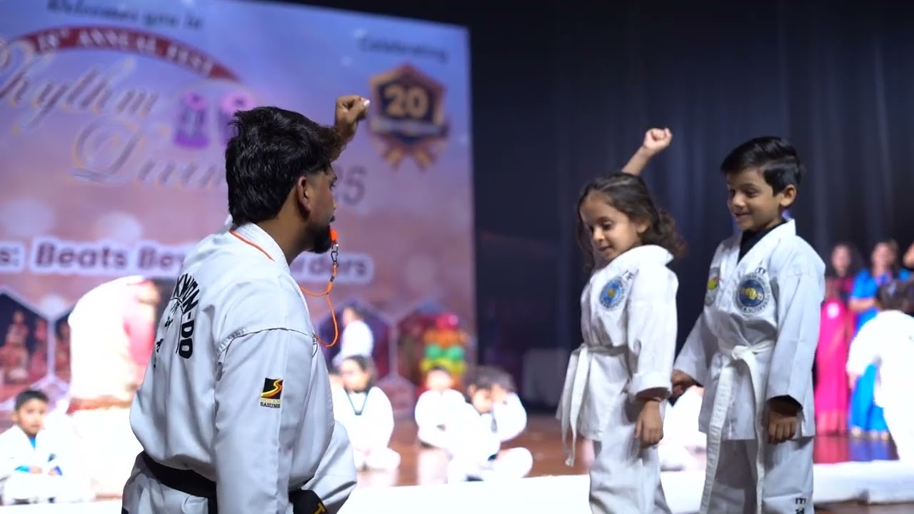 Maa Tujhe Salam – Heart Touching Children’s Performance