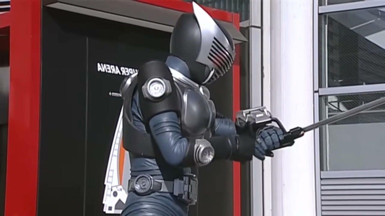 うわっ！？折れたぁ！？
