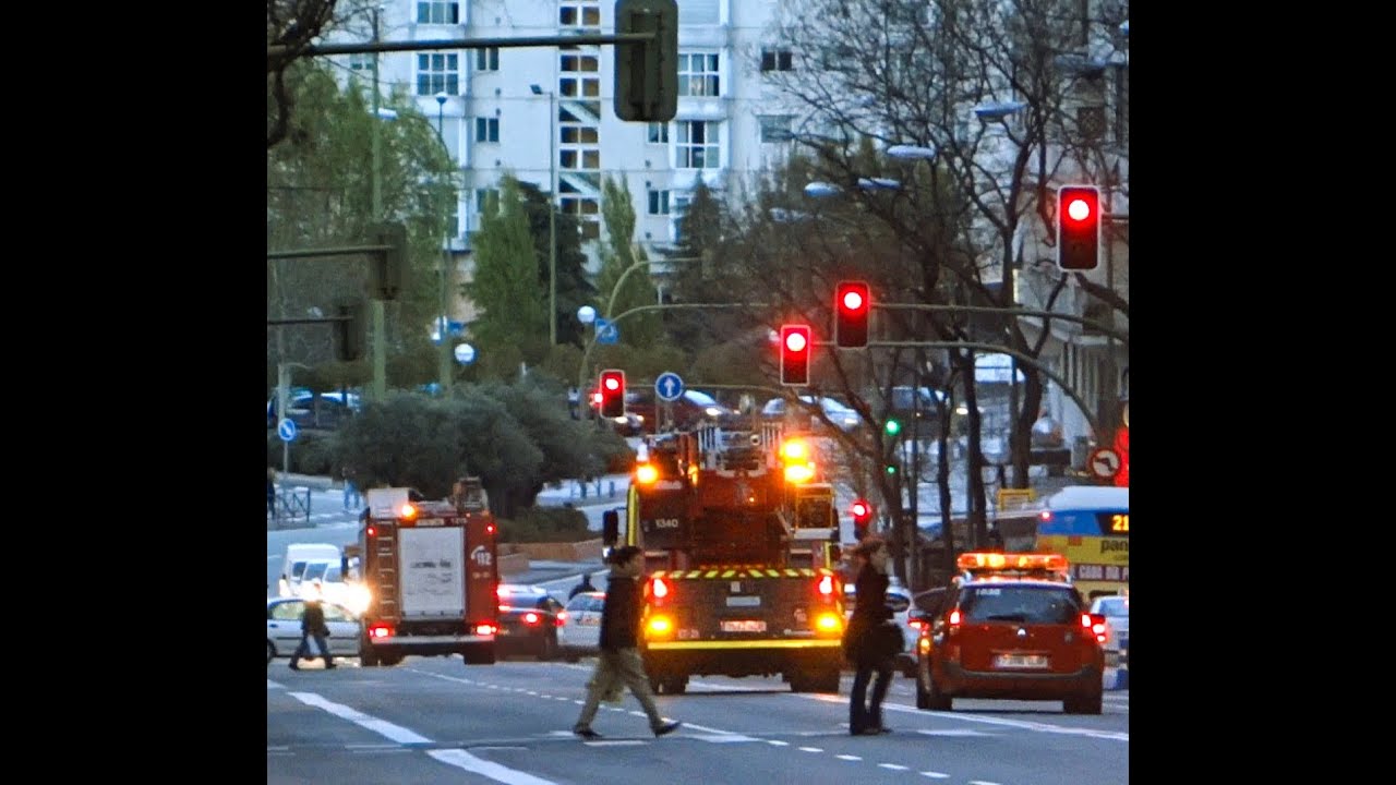 Feuerwehr Madrid HLF 20/20+DLK 23/12+KdoW. Bomberos (pompiers/fire department) ayuntamiento MADRID