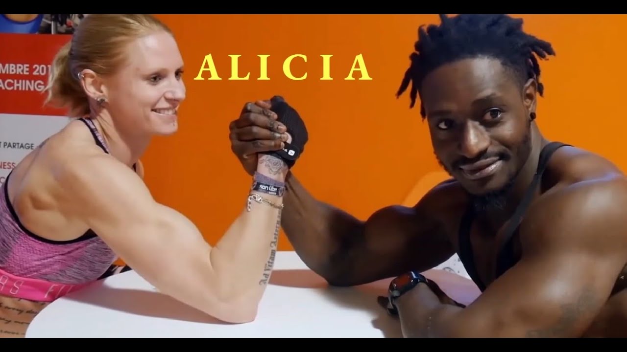 Skinny girls Flexing 225