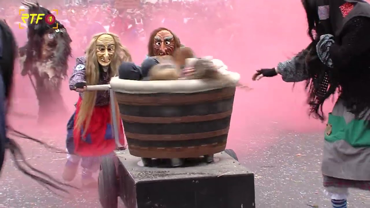 Traditioneller Narrenumzug in Dettingen