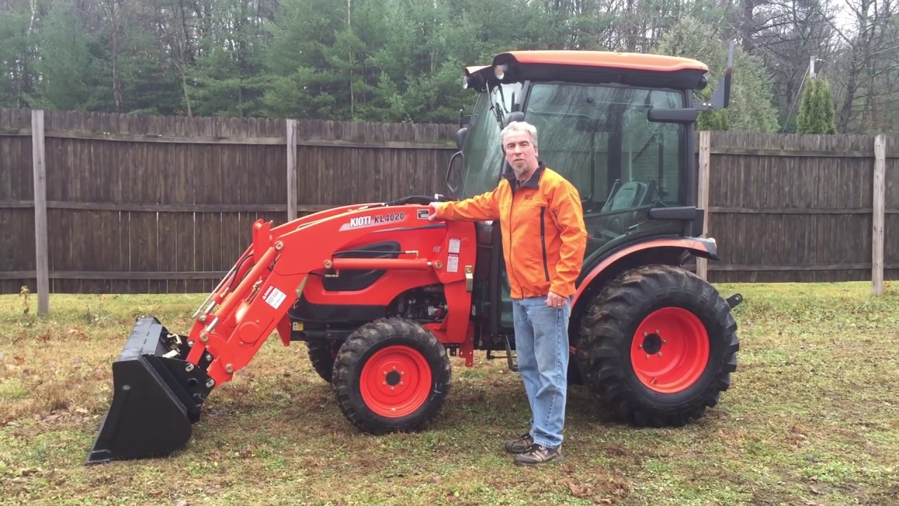 Kioti CK3510SE HST Tractor w/ Loader & Factory Cab