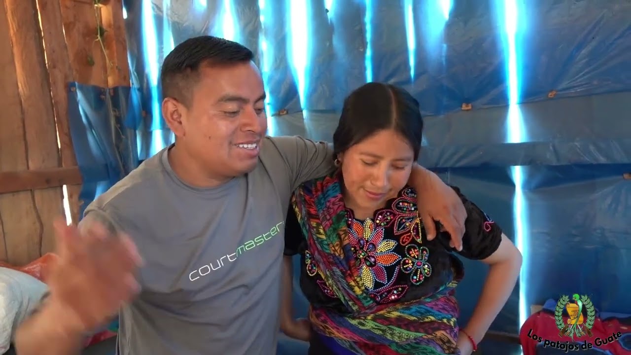 Mujer golpea a su esposo por celos y después se arrepiente los celos no te llevan a nada bien 