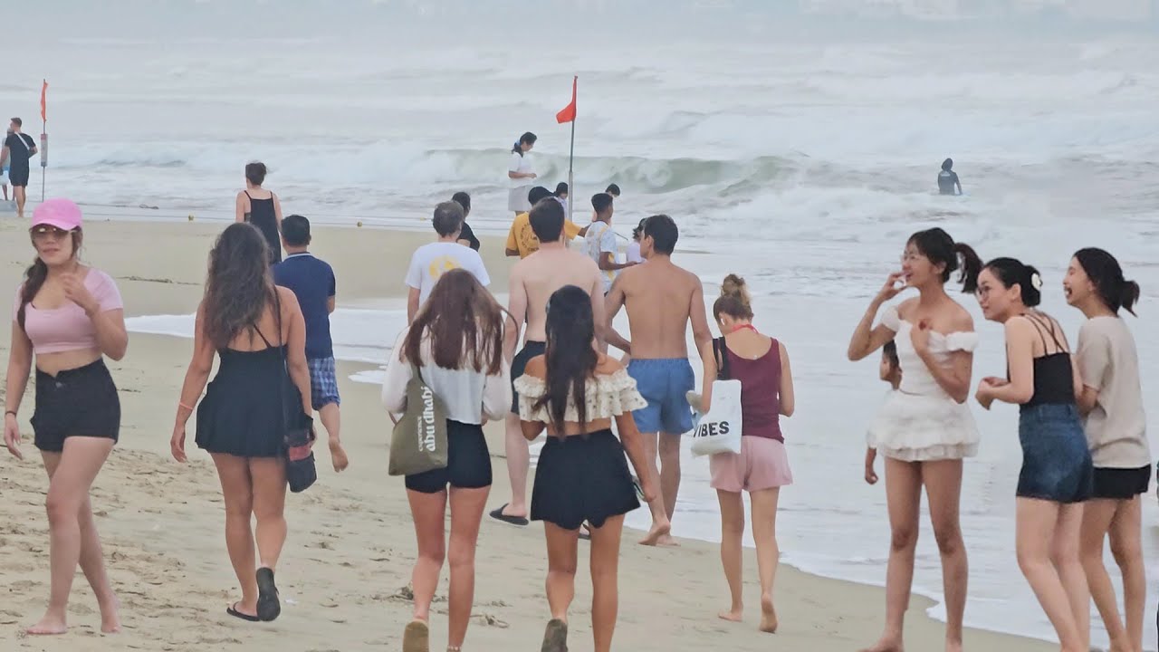 Vietnam Da Nang Beach Update 2025 - Beautiful Beach Moments Compilation, 1000 Women After Flood