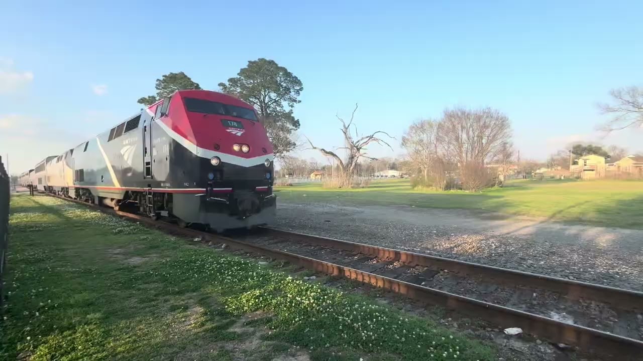 Amtrak sunset limited #2 174 heritage unit & 22 with loud horn, nice hornshow, and extra coach.