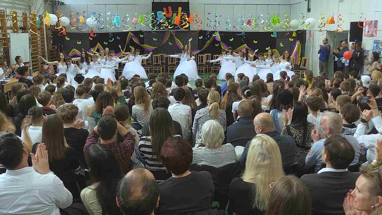 A 8.c farsangi nyitótánca az Óbudai Harrer Pál Általános Iskolában 2026.02.13.
