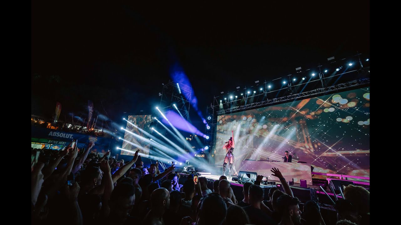 REBEKA BROWN LIVE PERFORMANCE Main Stage