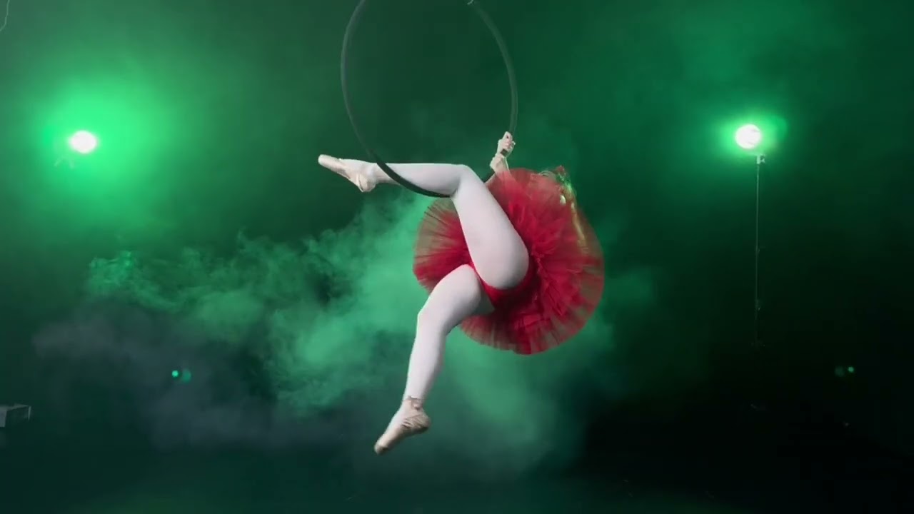 КАРМЕН НА ПУАНТАХ В ВОЗДУШНОМ КОЛЬЦЕ! Carmen Dance en pointe in the aerial loop