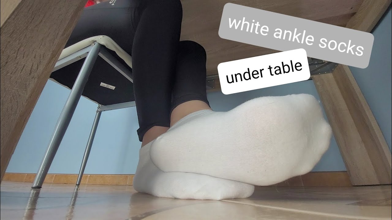 171 - white ankle socks under table, toes wiggle & scrunch, footplay