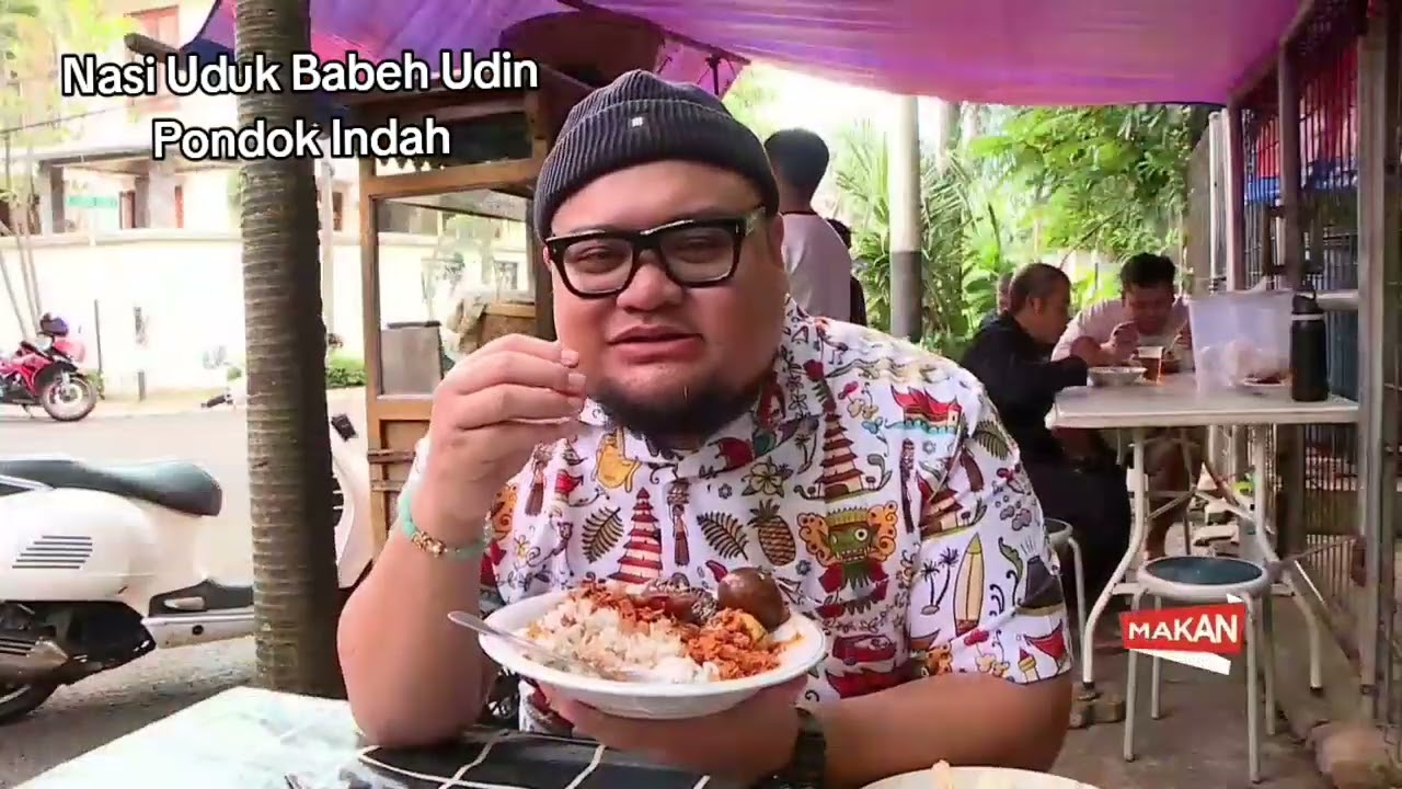 Nasi uduk babeh udin pondok indah , taman alam segar . Belakang PIM 2 pondok indah