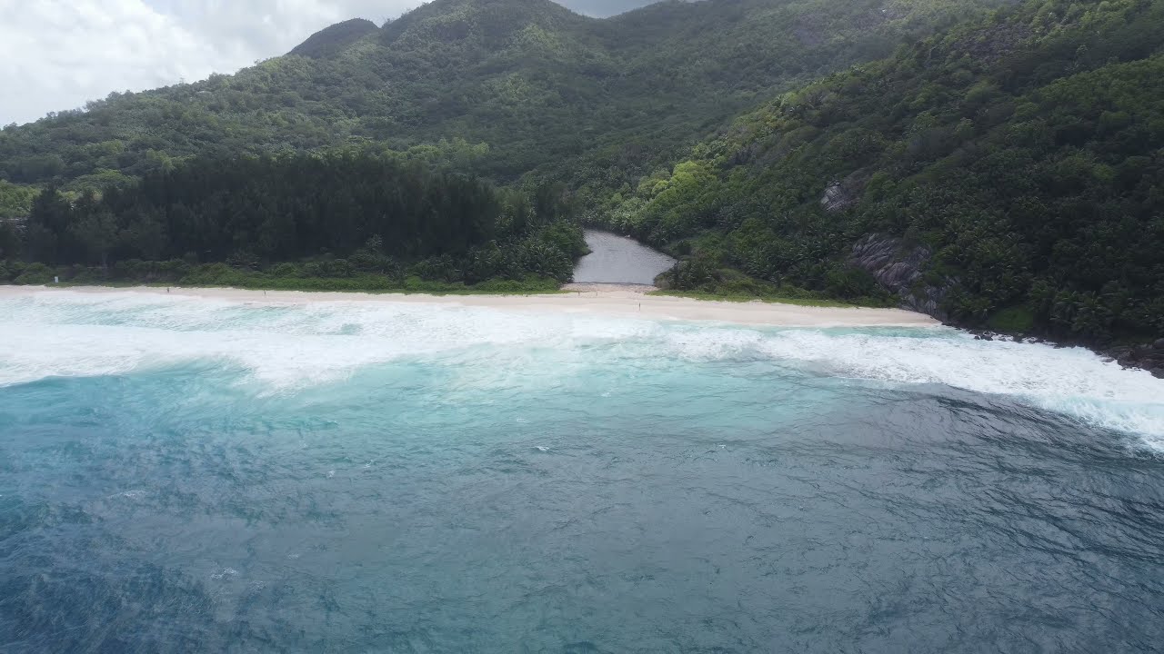 Seychelles - Mah&eacute; - Police Bay (Drone 4K)
