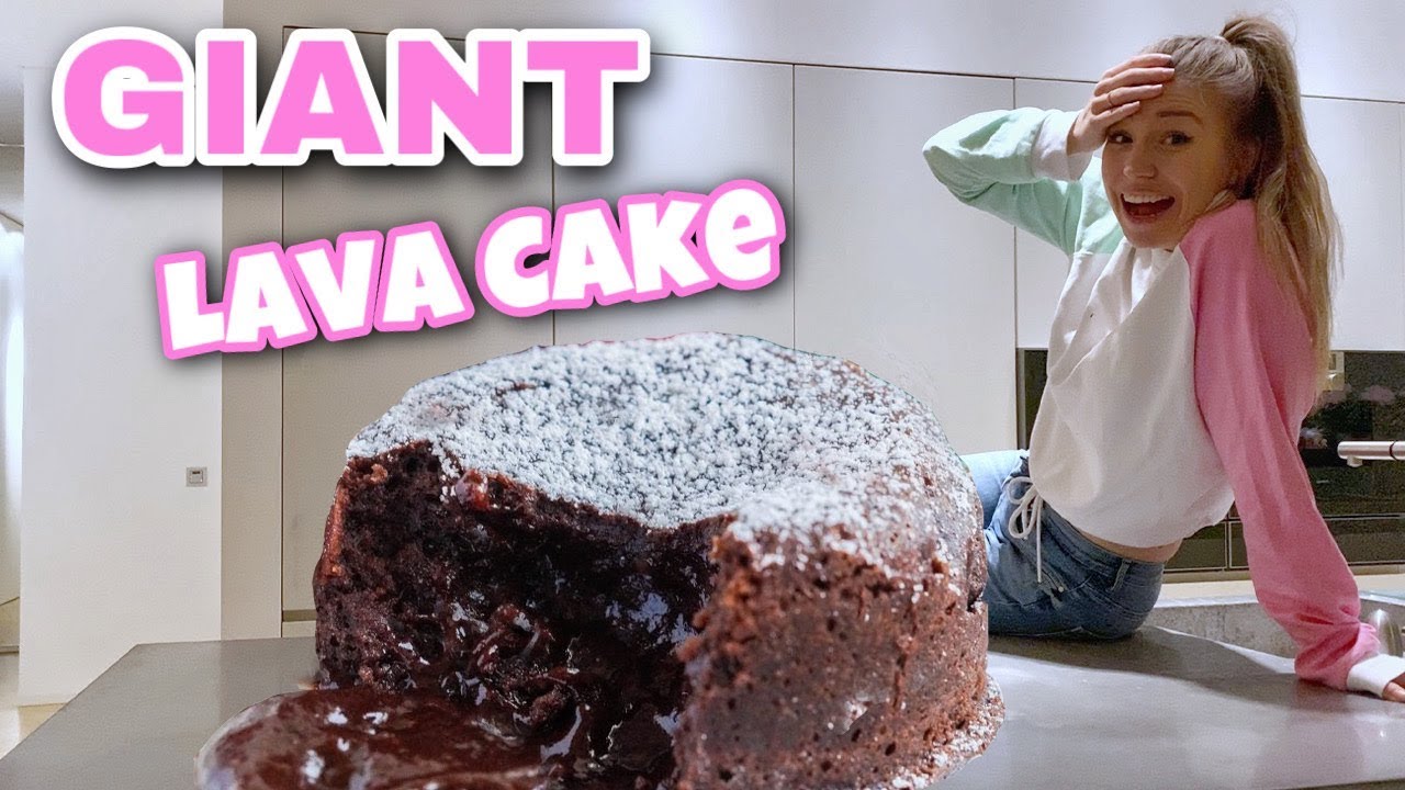 Wir backen einen XXXL Schoko Lava Kuchen 😍| Bibi