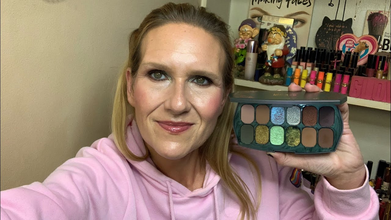 r.e.m. beauty x WICKED Palette