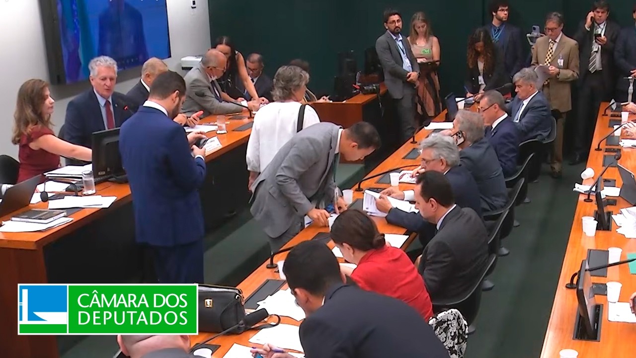 Finanças e Tributação - Discussão e votação de propostas - 17/12/2025