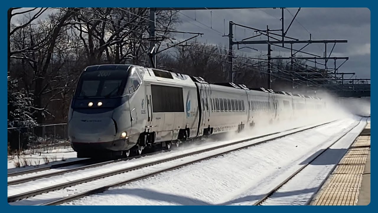 High speed Amtrak trains kicking up snow! (Winter 2025)