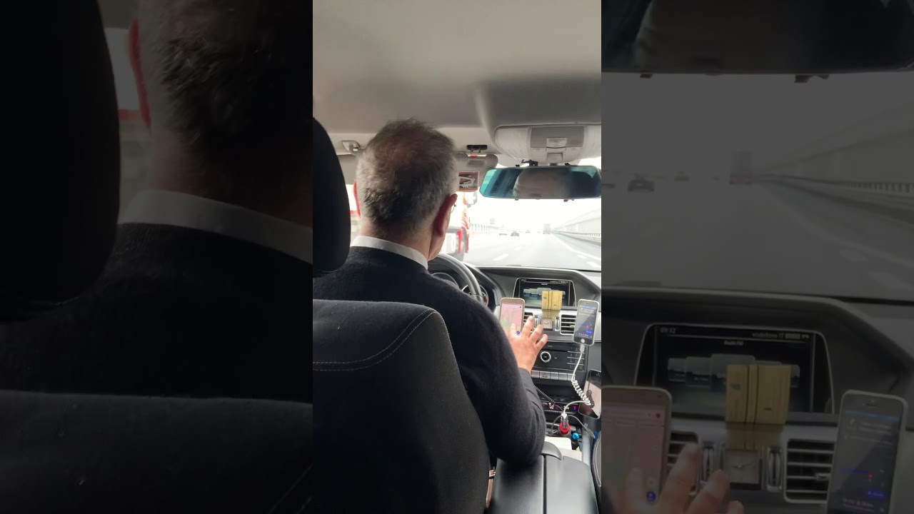 Uber driver in Milan multitasks!!!