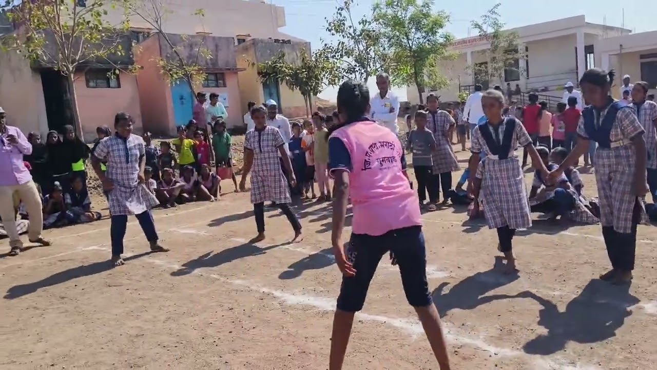 मोठा गट कबड्डी मुली  गुगवाड मराठी व बसरगी कन्नड