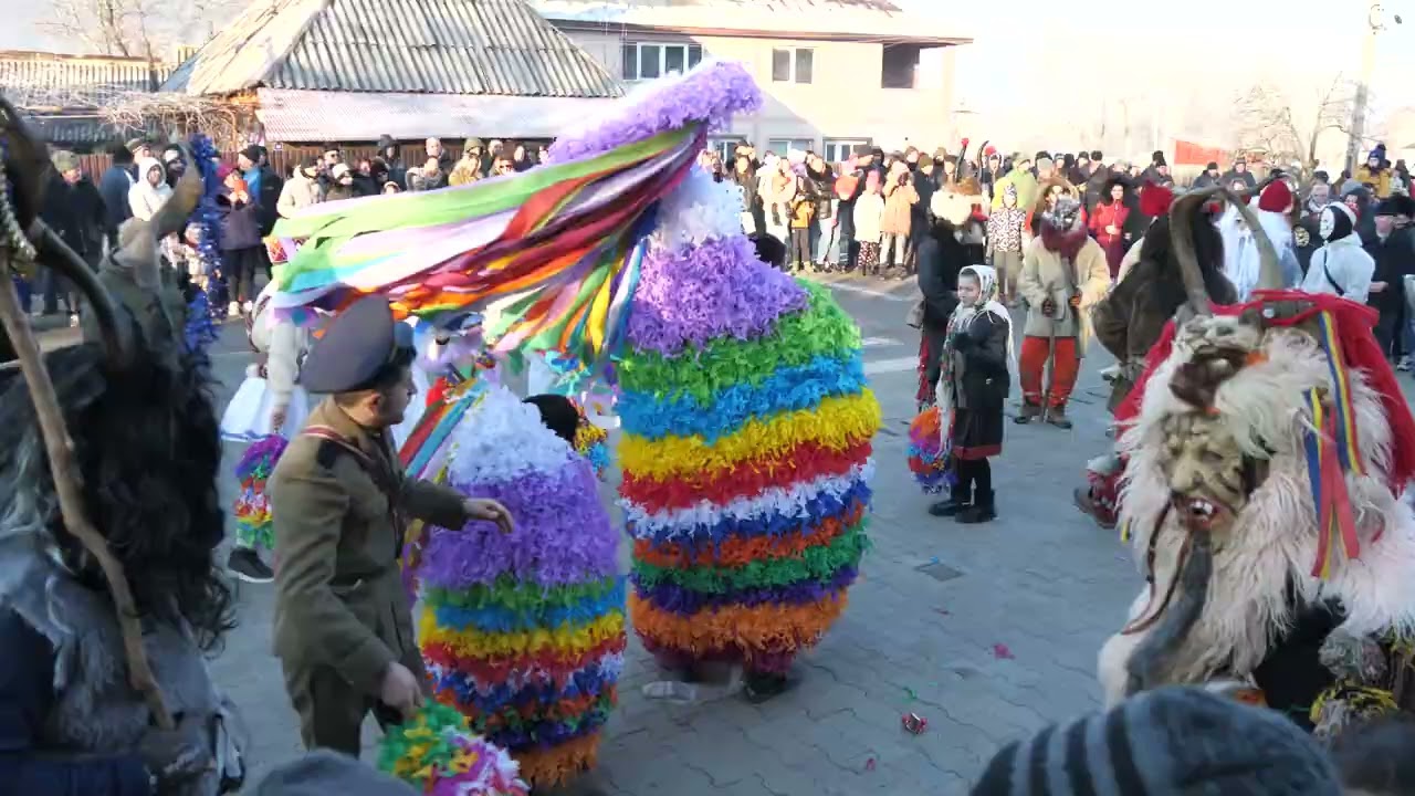 Jocul caprei din Poiana-Livezi. Datini si obiceiuri sf. de an 2024 Helegiu jud.  Bacau.