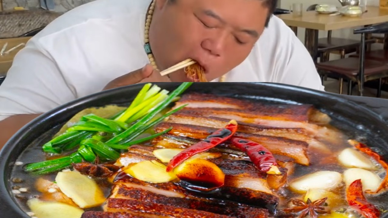 Monkey King's braised pork is tender, sweet, and incredibly delicious.