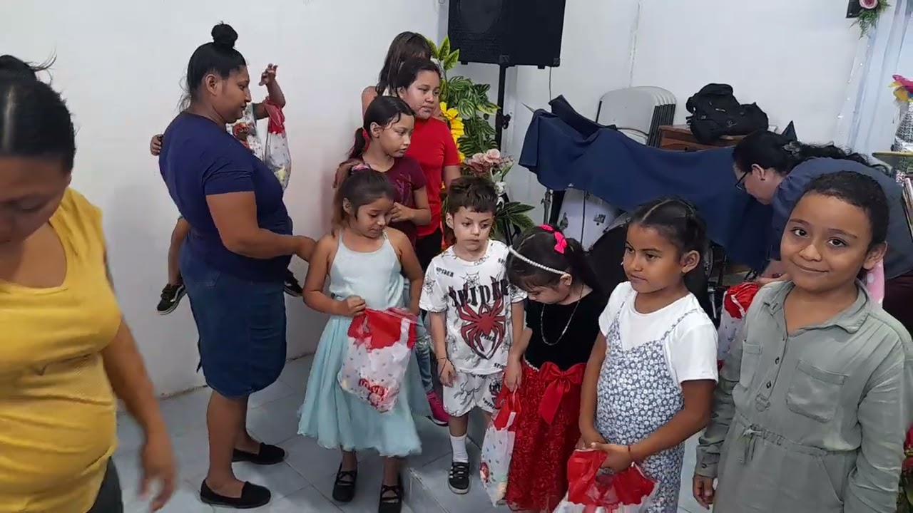 Celebración infantil Defensores de lanFe en San Lorenzo. San Vicente.