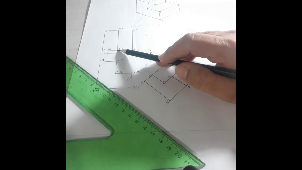 Rotación de sólidos en vistas auxiliares