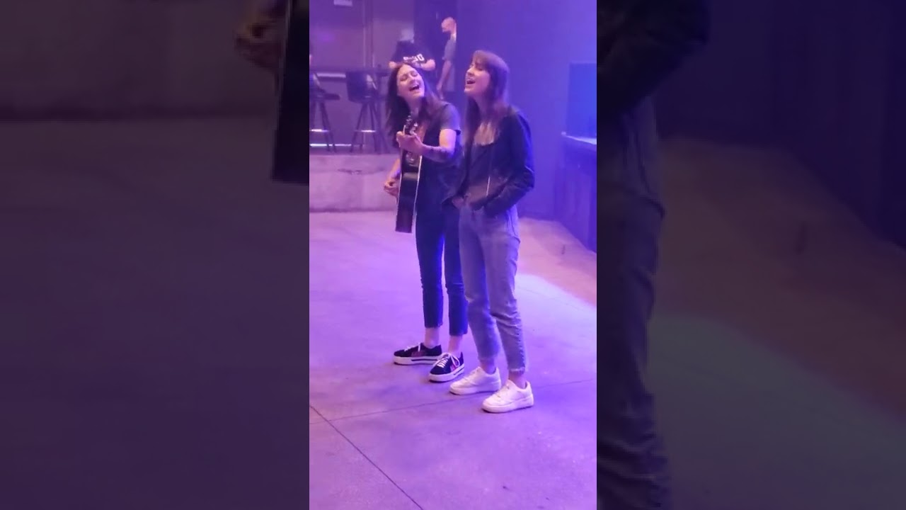 All I Have To Do Is Dream - Larkin Poe (9/16/2021)