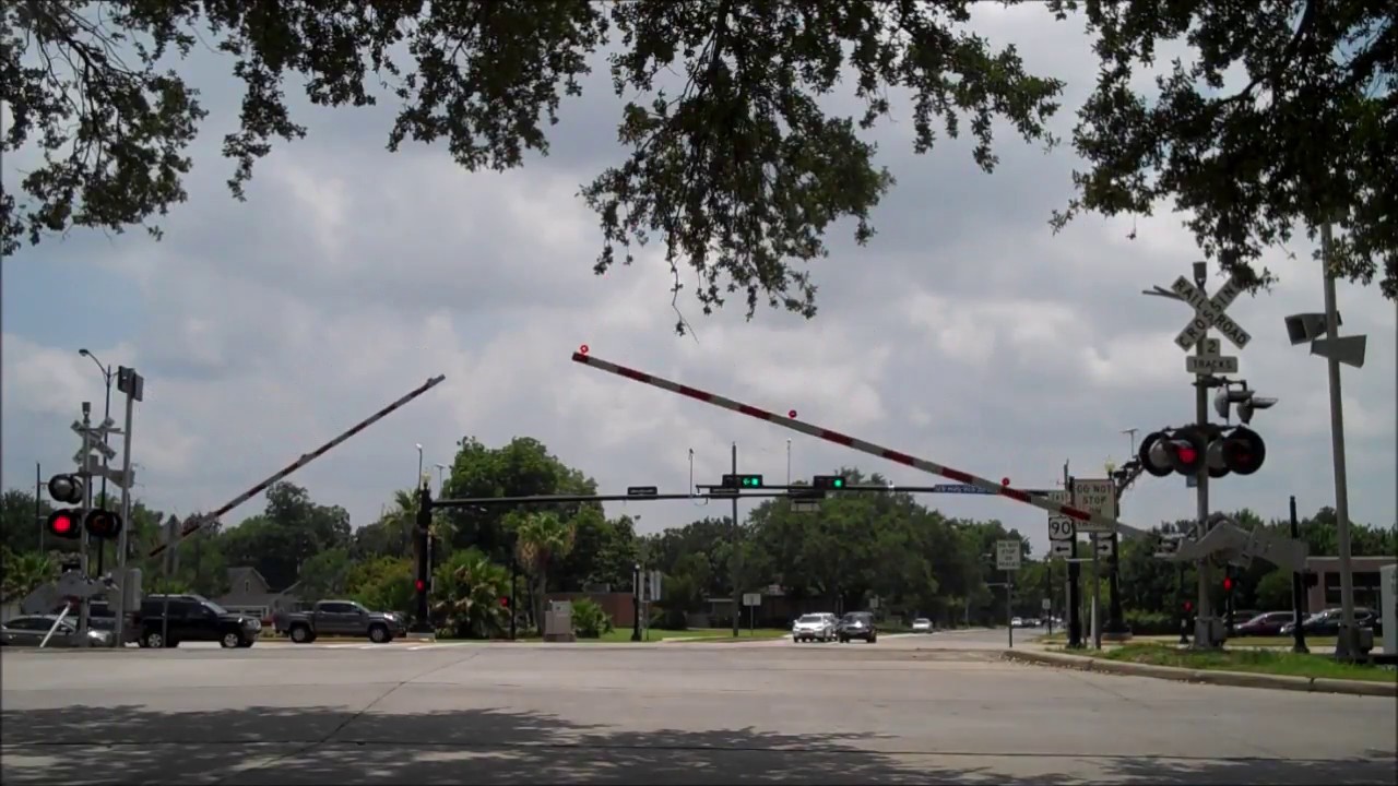 Railroad Crossing | Brooks St, Sugar Land, TX