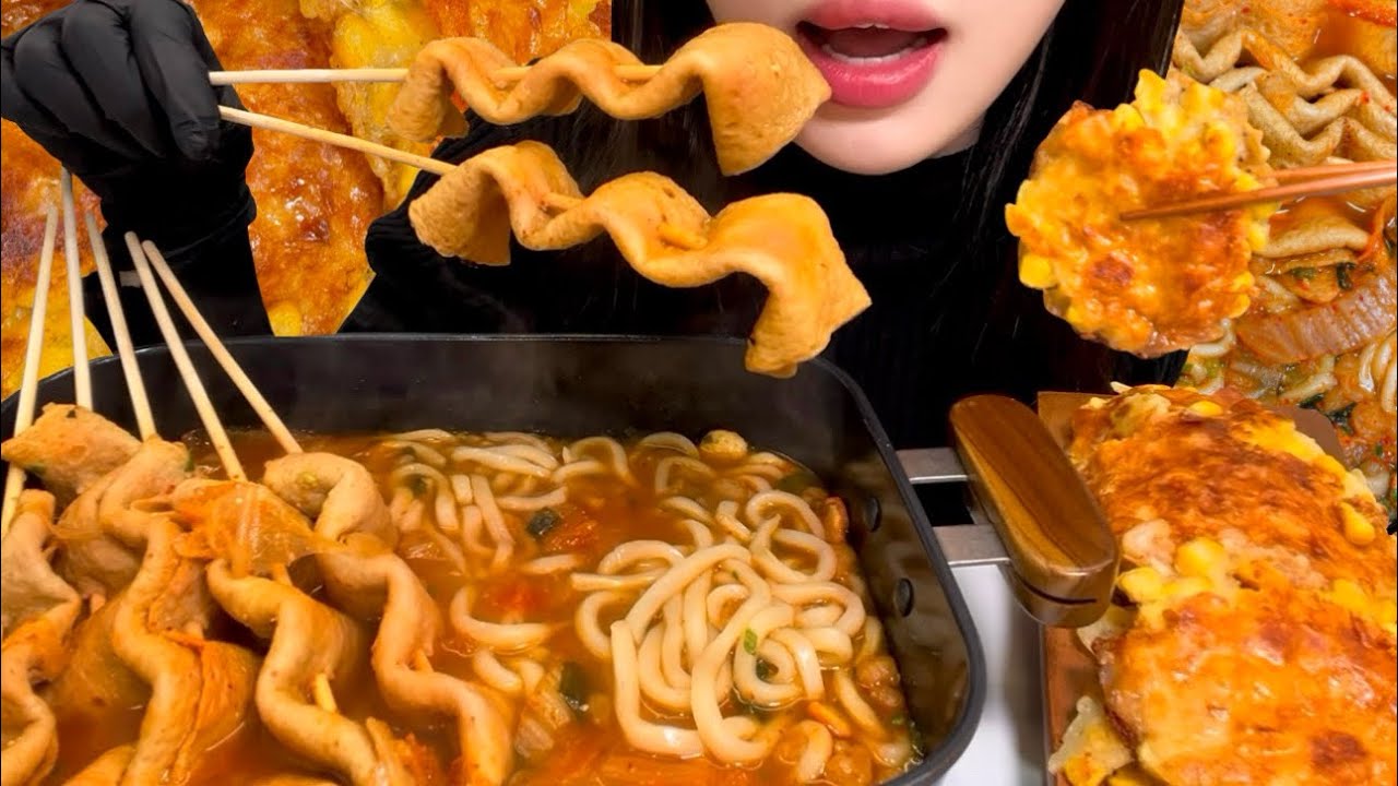 ASMR) 비 오는 날☔️ 칼칼한 어묵김치우동에 바삭한 치즈 옥수수전 먹방!! KIMCHI UDON CHEESE CORN PANCAKE MUKBANG