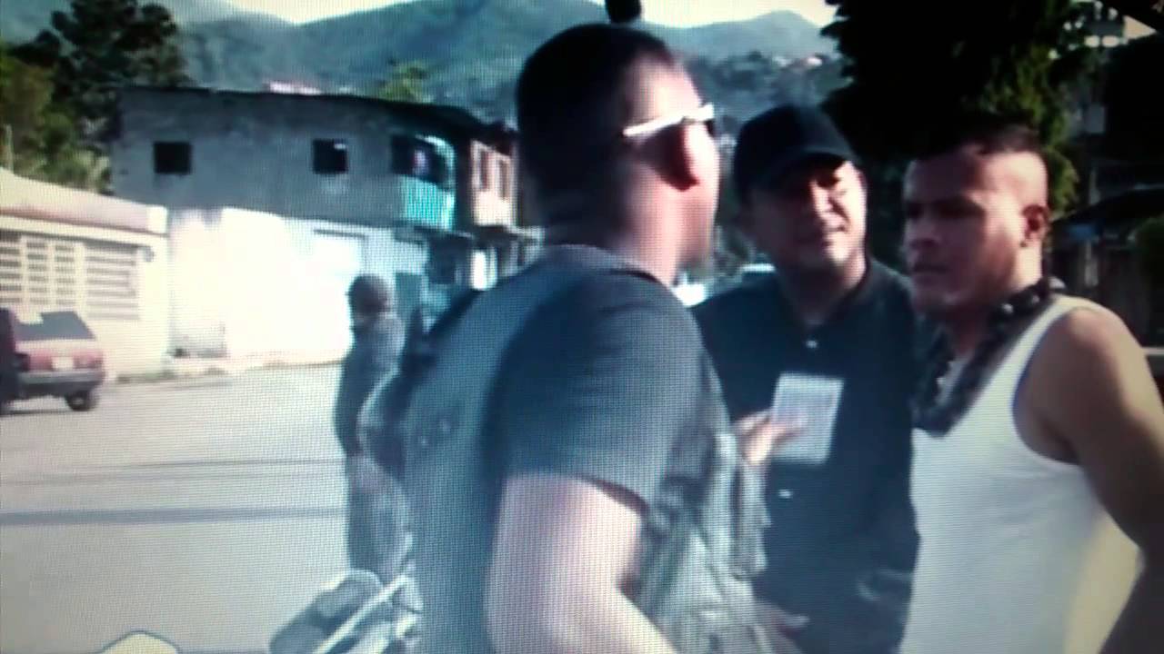 Tirando Canguro en DT 175