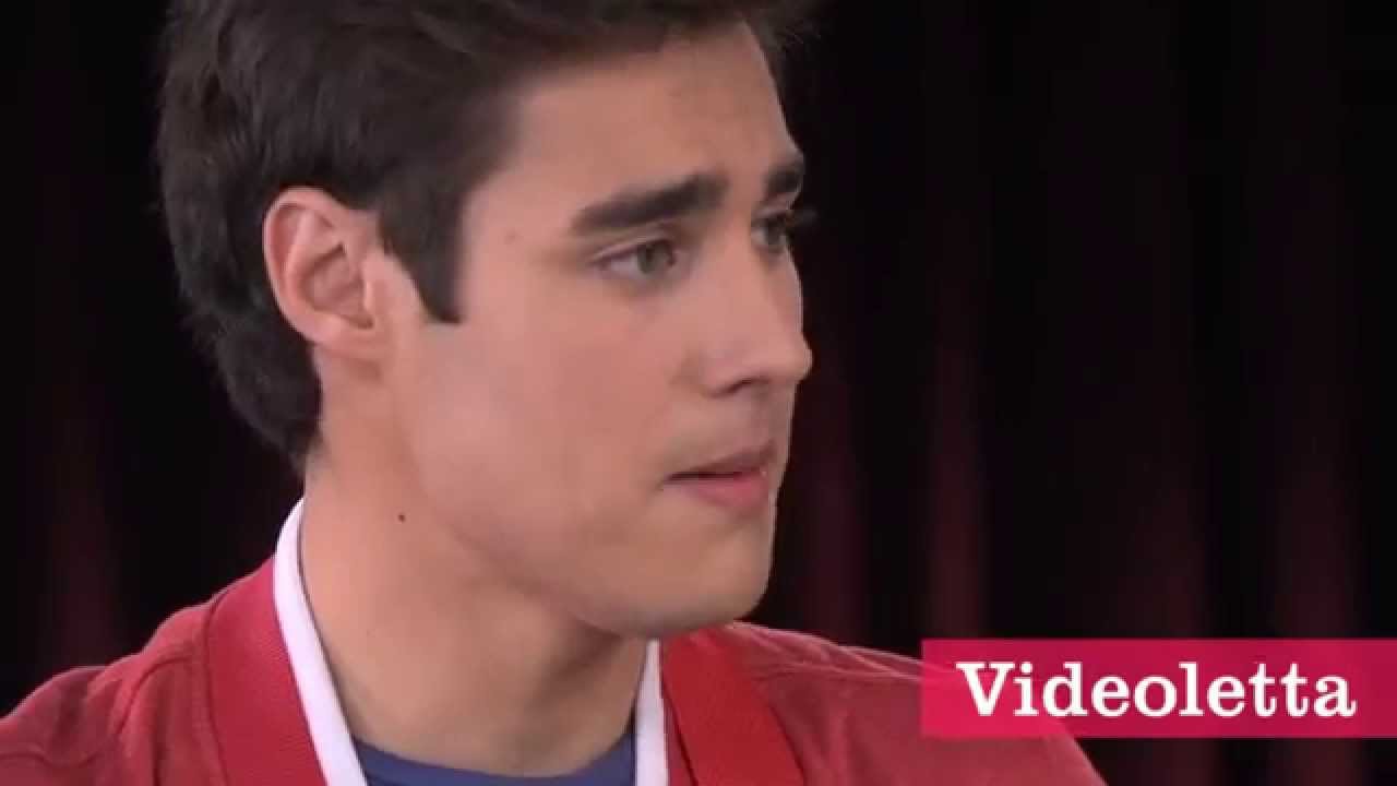 Violetta 2 English - Leon plays 