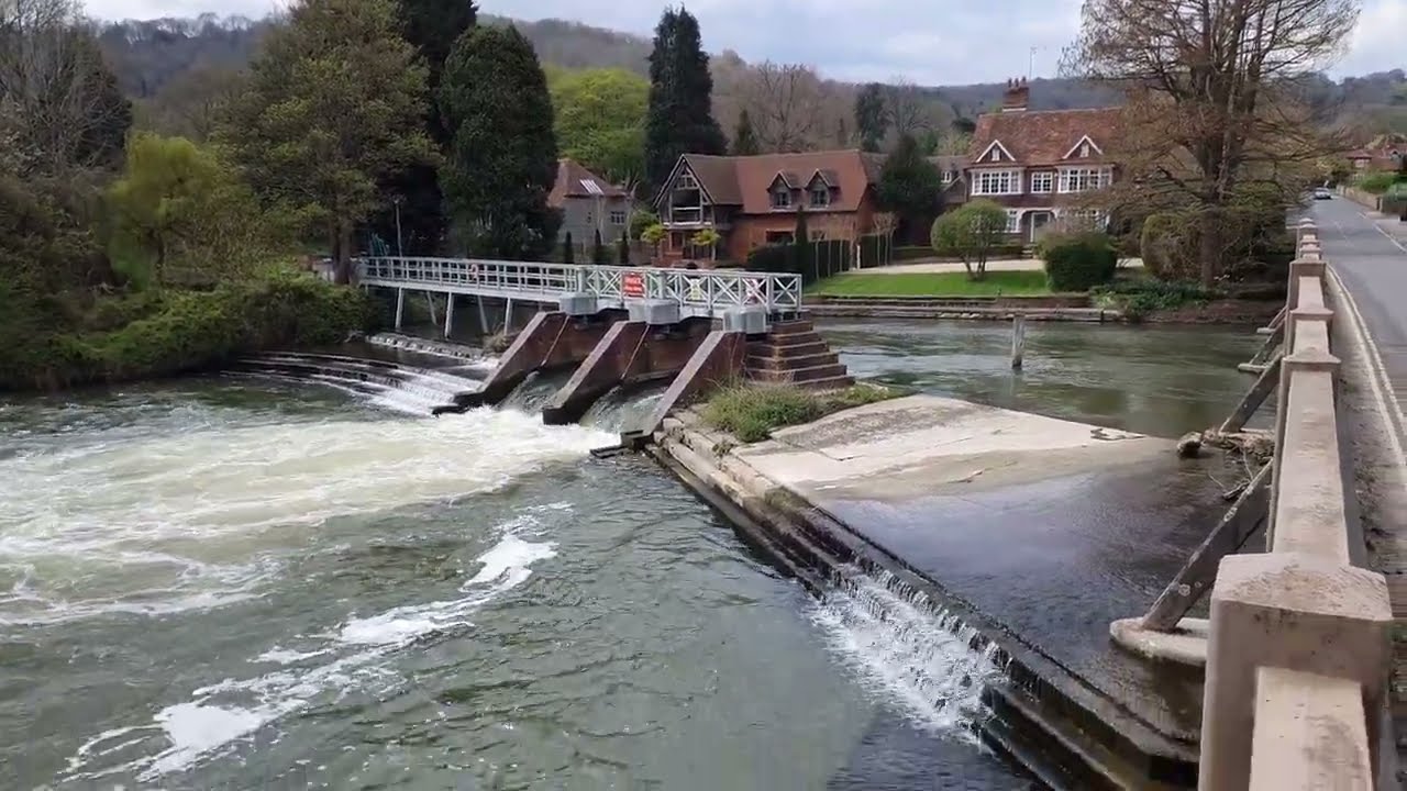 [4K] Village Walking Tour Goring to Streatley England