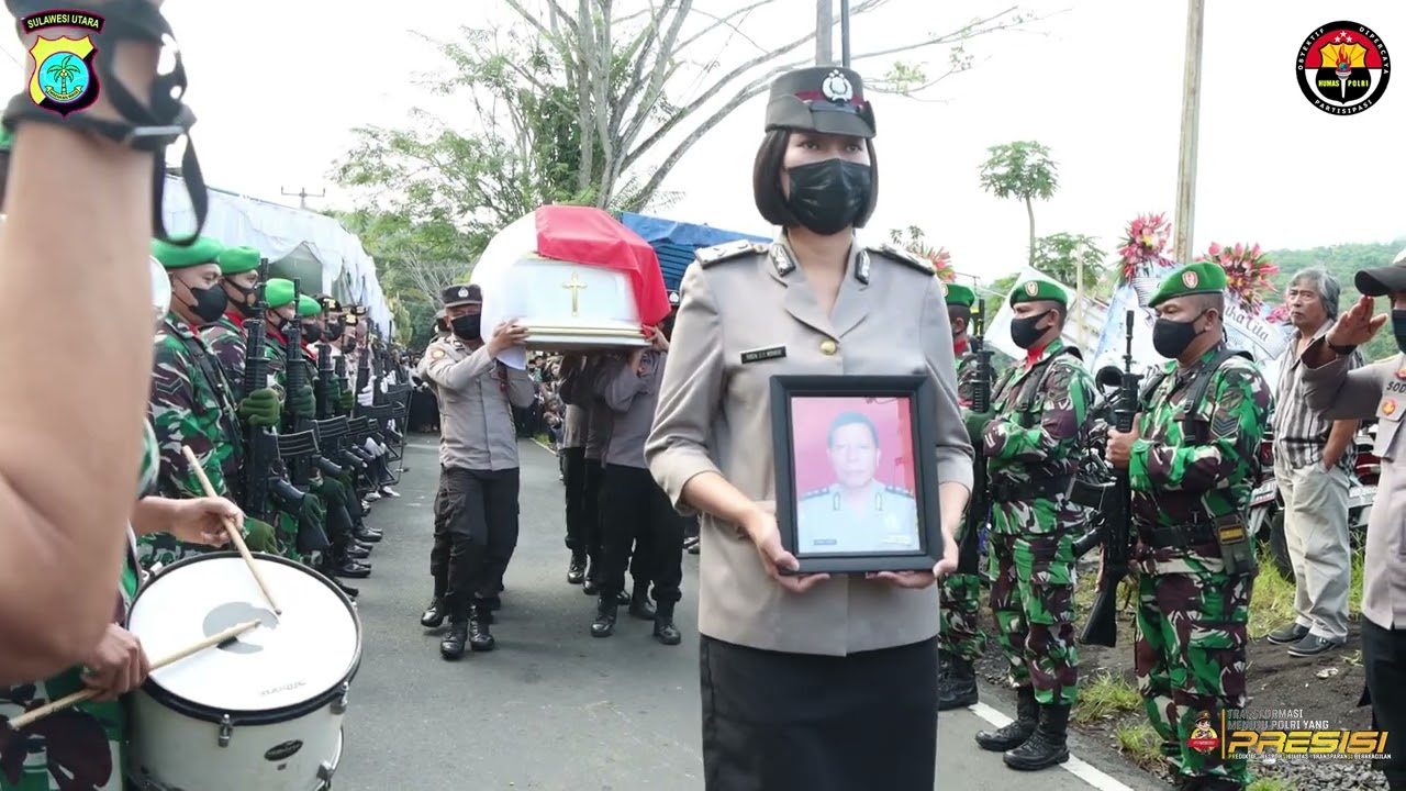 KAPOLRES MINAHASA PIMPIN UPACARA PEMAKAMAN SECARA KEDINASAN Alm AKBP Purn Drs Ferry Supit