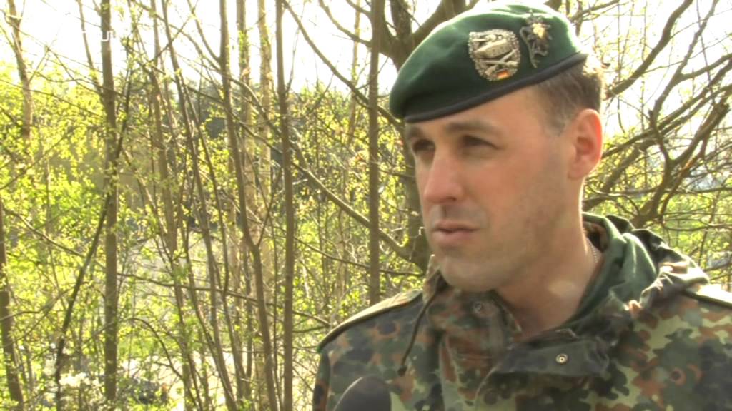 Servus und Hallo! -- Kommando&uuml;bergabe beim Panzergrenadierbataillon 112 Regen!