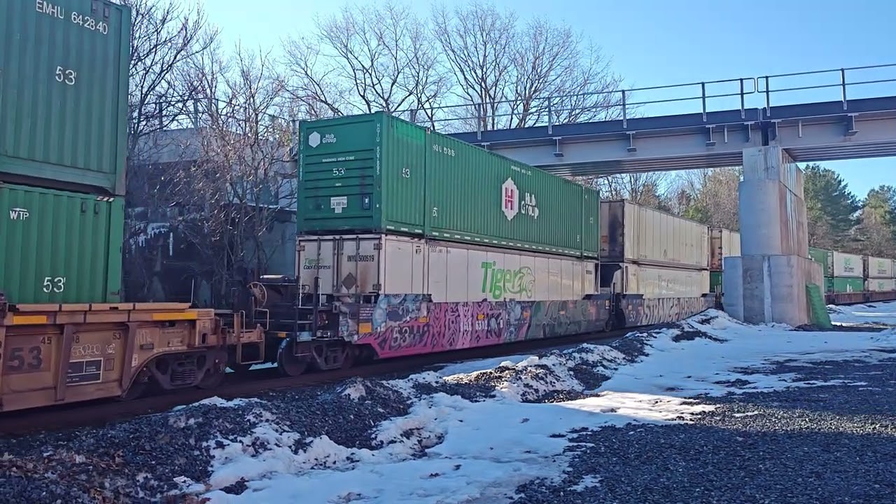 Norfolk Southern Z264 CSX M427 Meet Clinton MA 