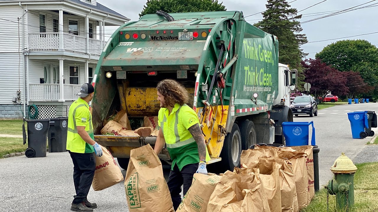 WM’s Broken Perkins Tipper Garbage Truck Packing Yard Waste