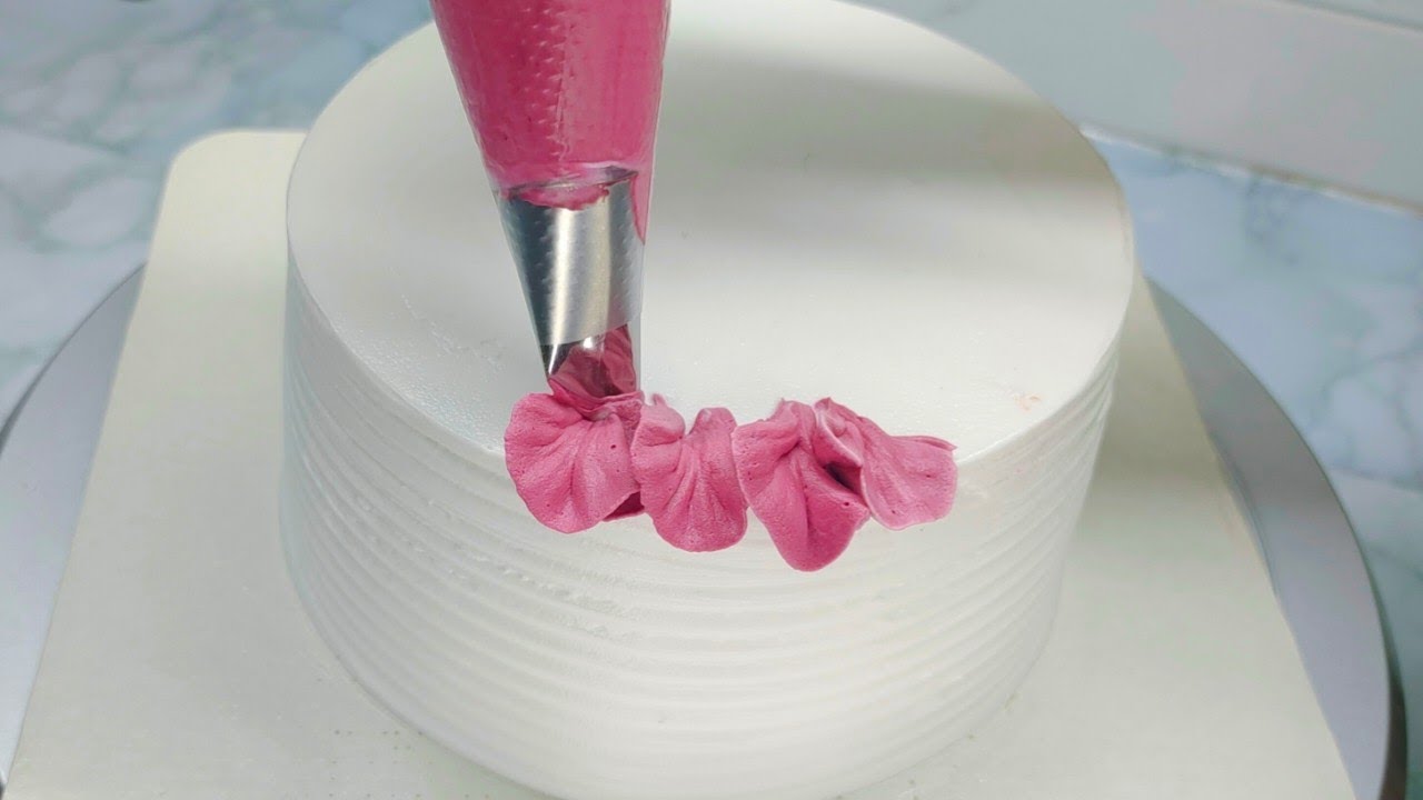 Amazing Cake Tricks || Cake Decorating Ideas With Petal Nozzle || Jasmins Bakes || Malayalam