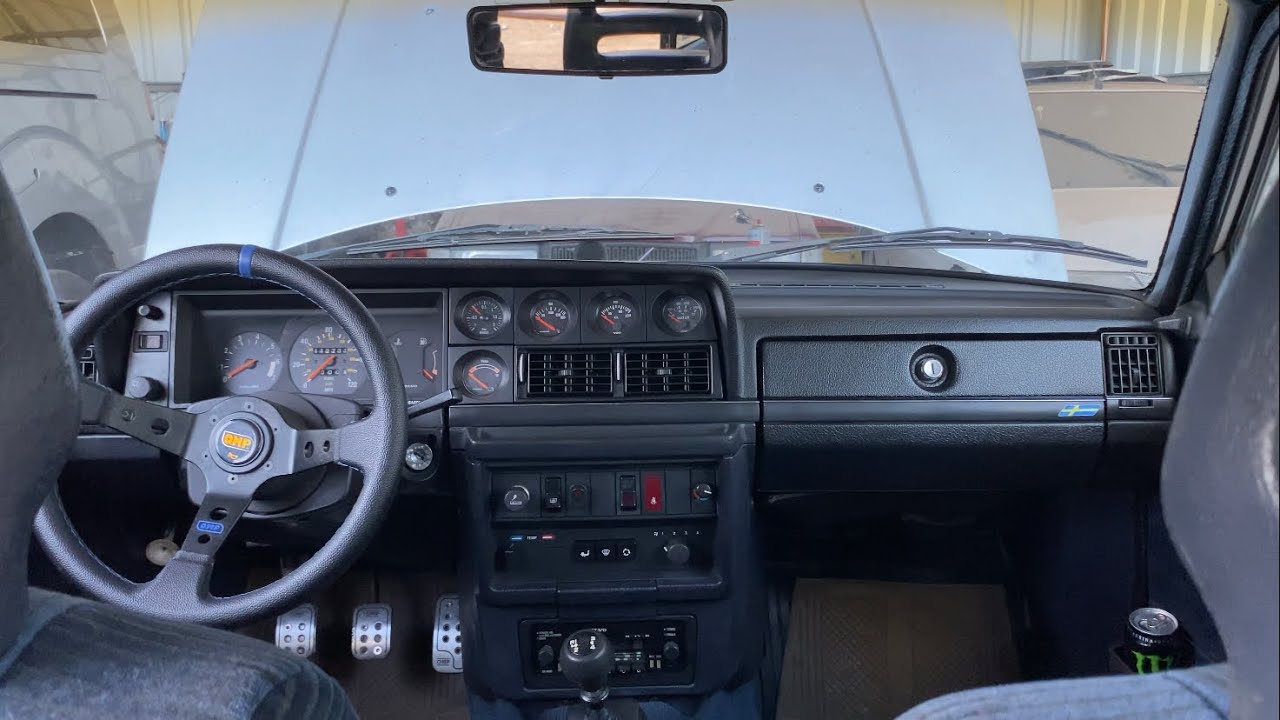 1987 Volvo 240 Turbo Interior, everything in their place