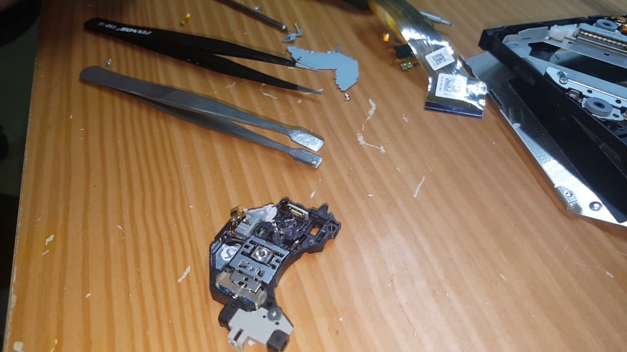 Como sacar el diodo laser de una grabadora de Portatil ... y probarlo...