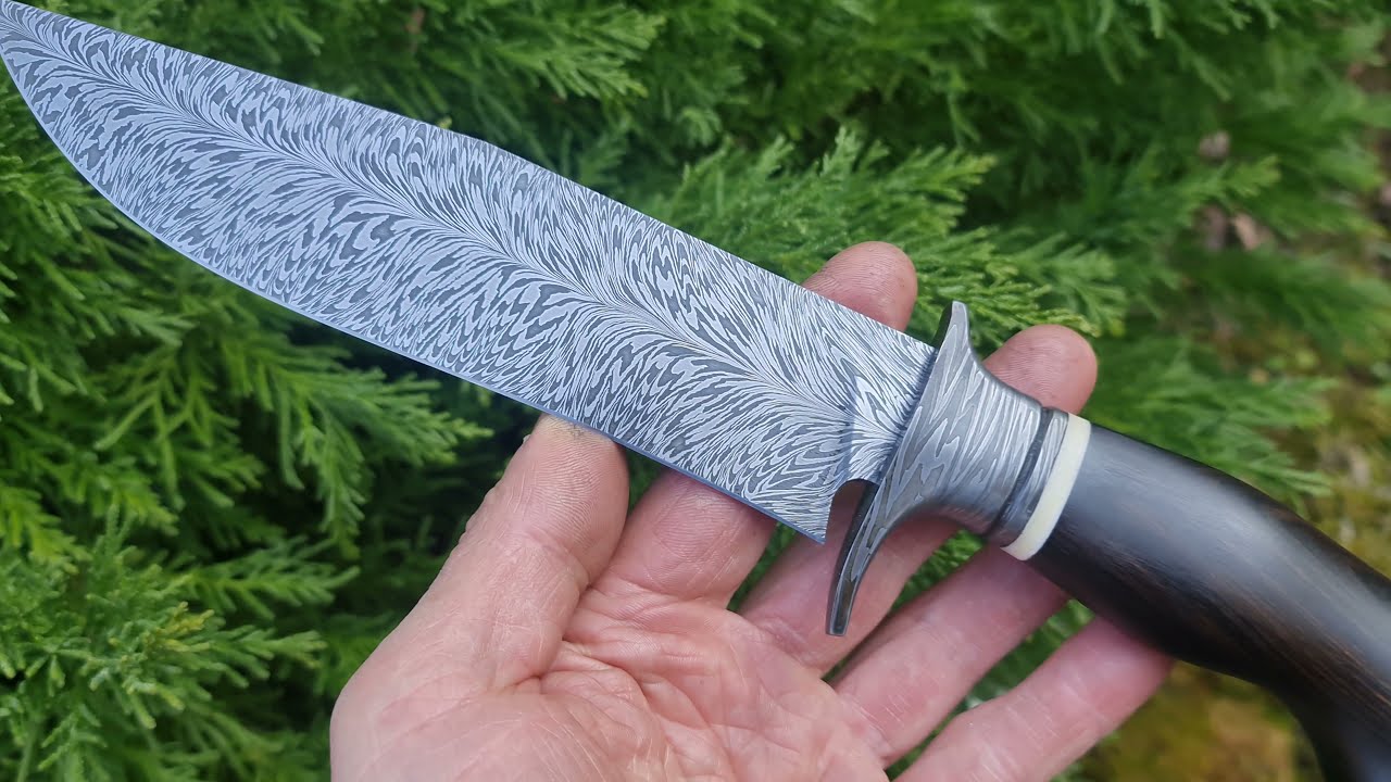 Nůž z dama&scaron;kov&eacute; oceli - Damascus steel knife