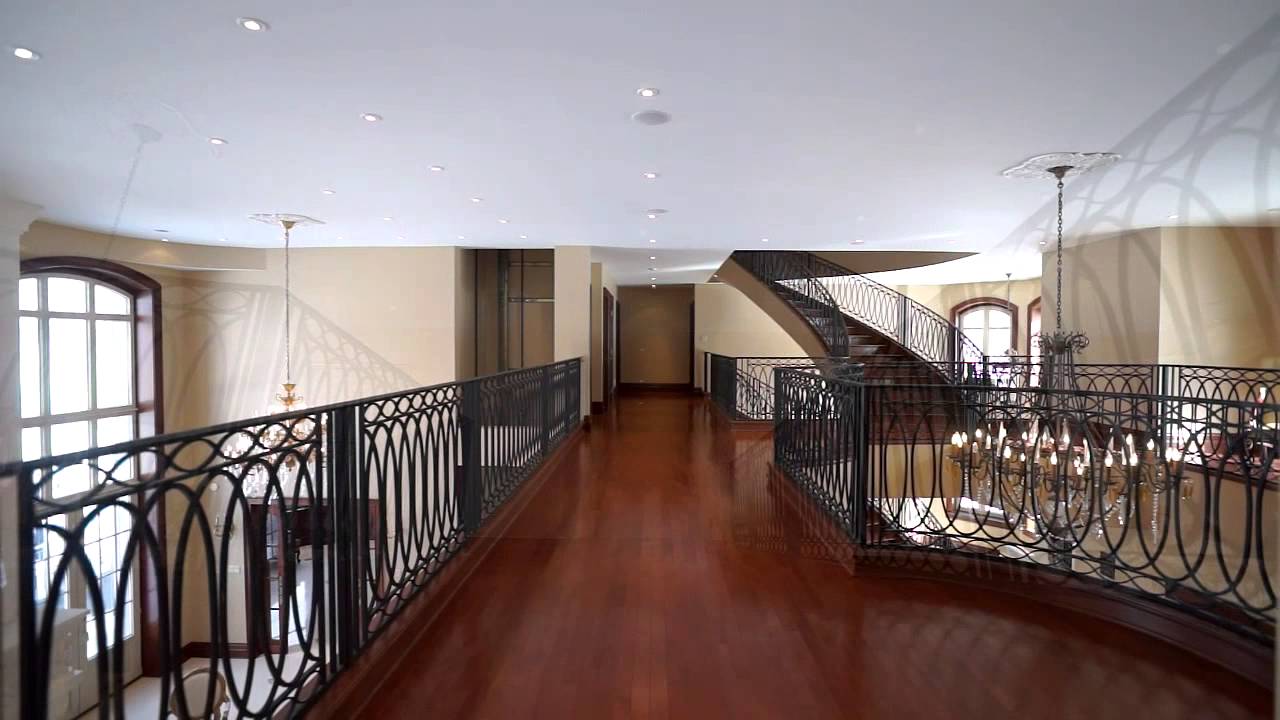 Joseph Montanaro | Sotheby's International Realty Québec présente 200 Chemin Senneville