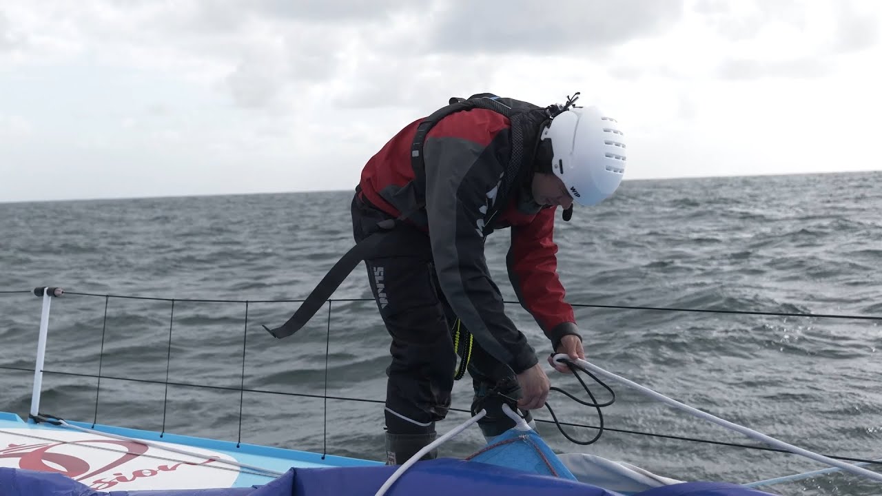 Sébastien Simon vous fait visiter son Imoca (partie 2 - l'extérieur)