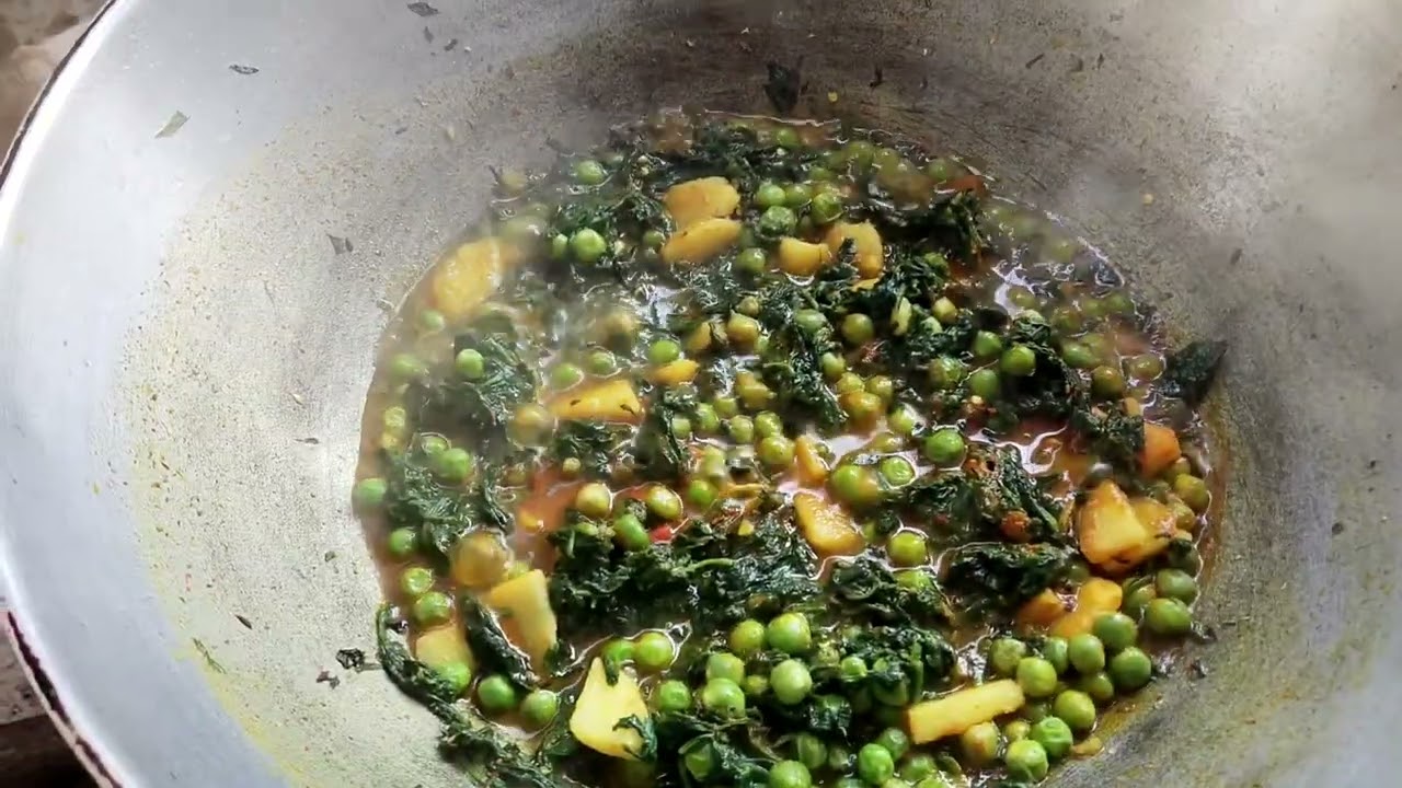 Chhattisgarhi style mein palak matar aloo ki sabji ! ✅☘️🫛Leela ki Chhattisgarhi recipe