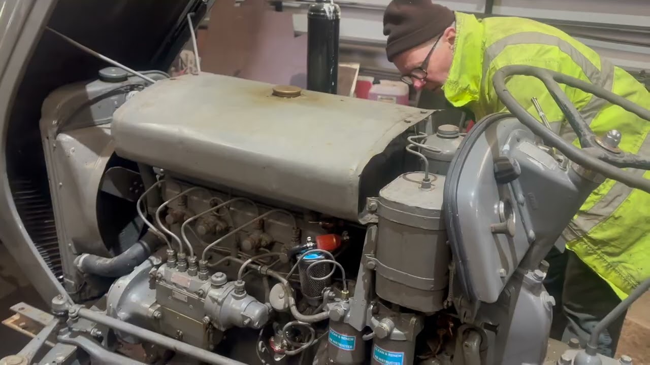 T20 fuel service and oil pressure check