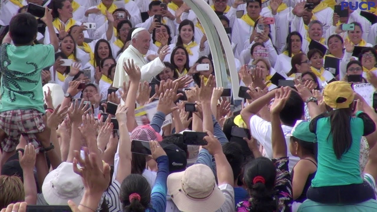 PUCP - Autoridades de la PUCP en misa del Papa en Trujillo