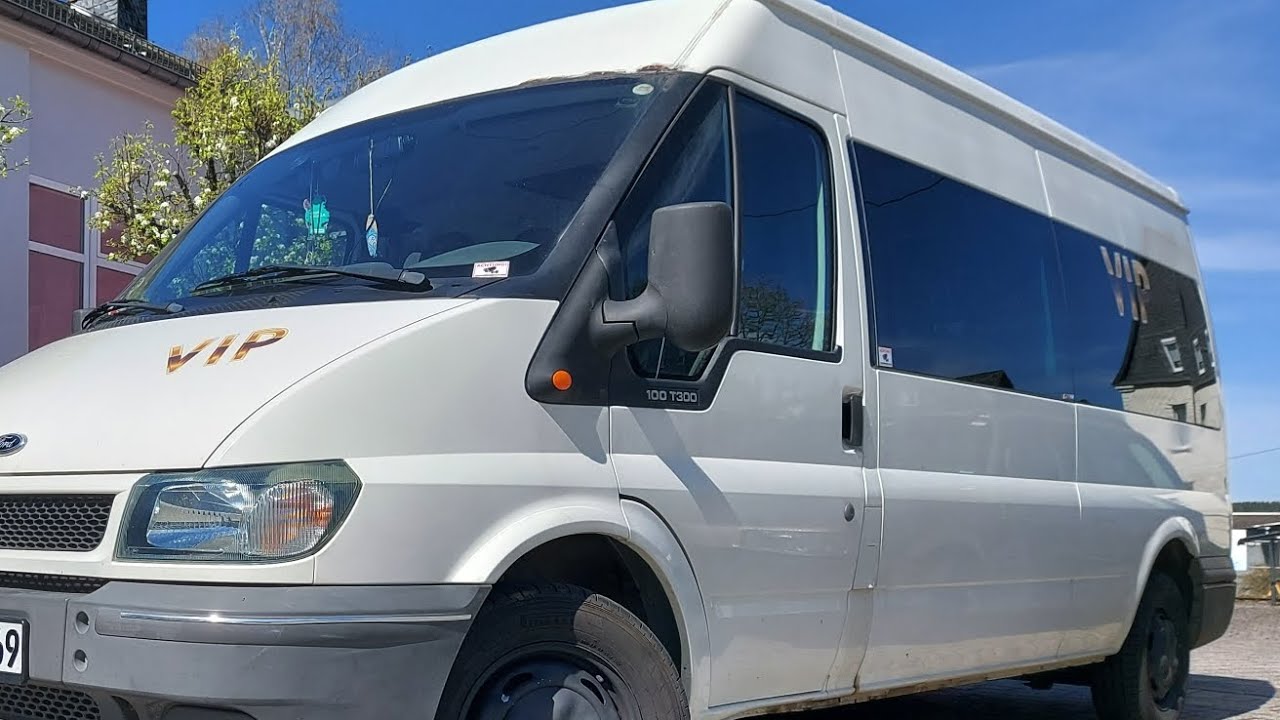 Ford transit 2005 9 seats and 1 bed 68,000 kilometers