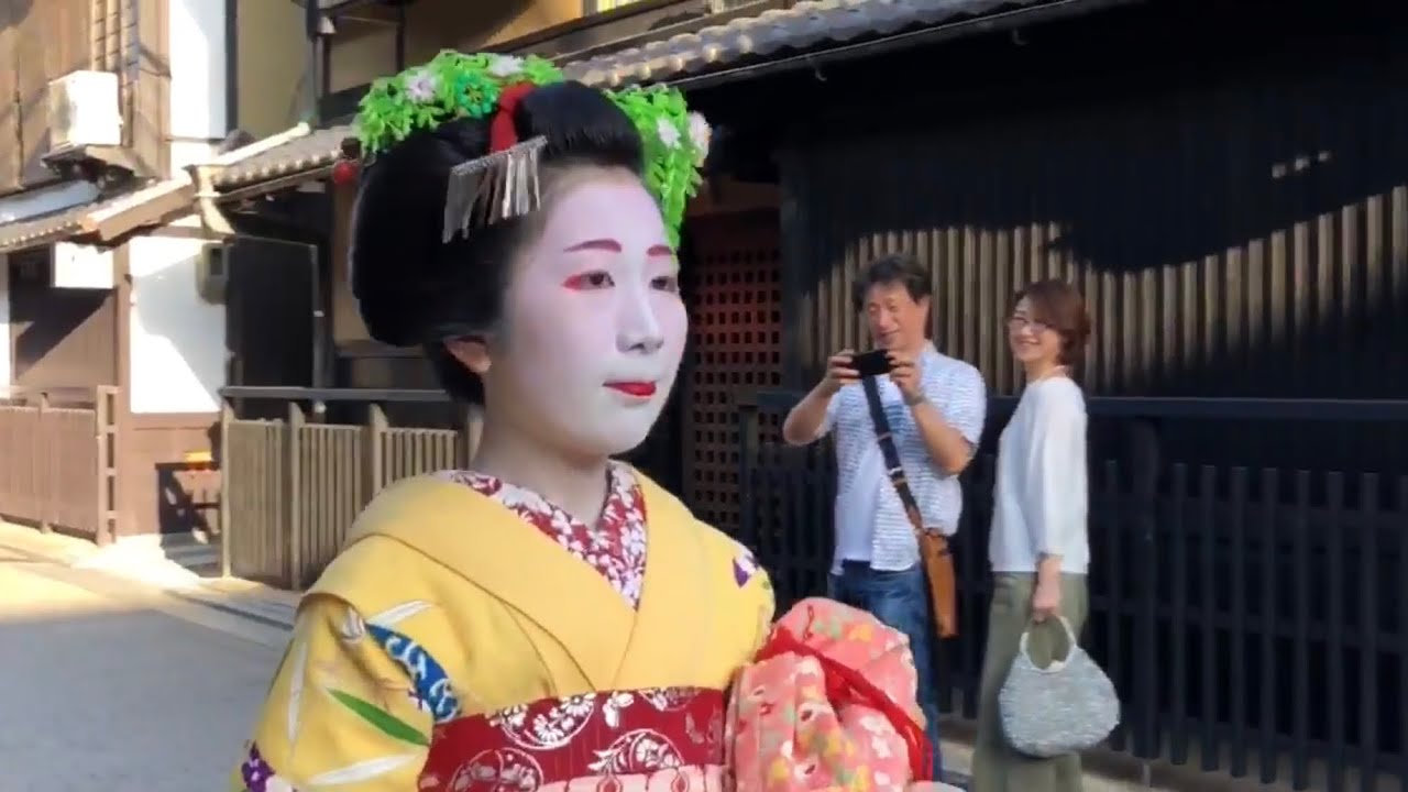 Эпизод 11 «В поисках гейш»: в поисках гейш в районе Гион города Киото, Япония