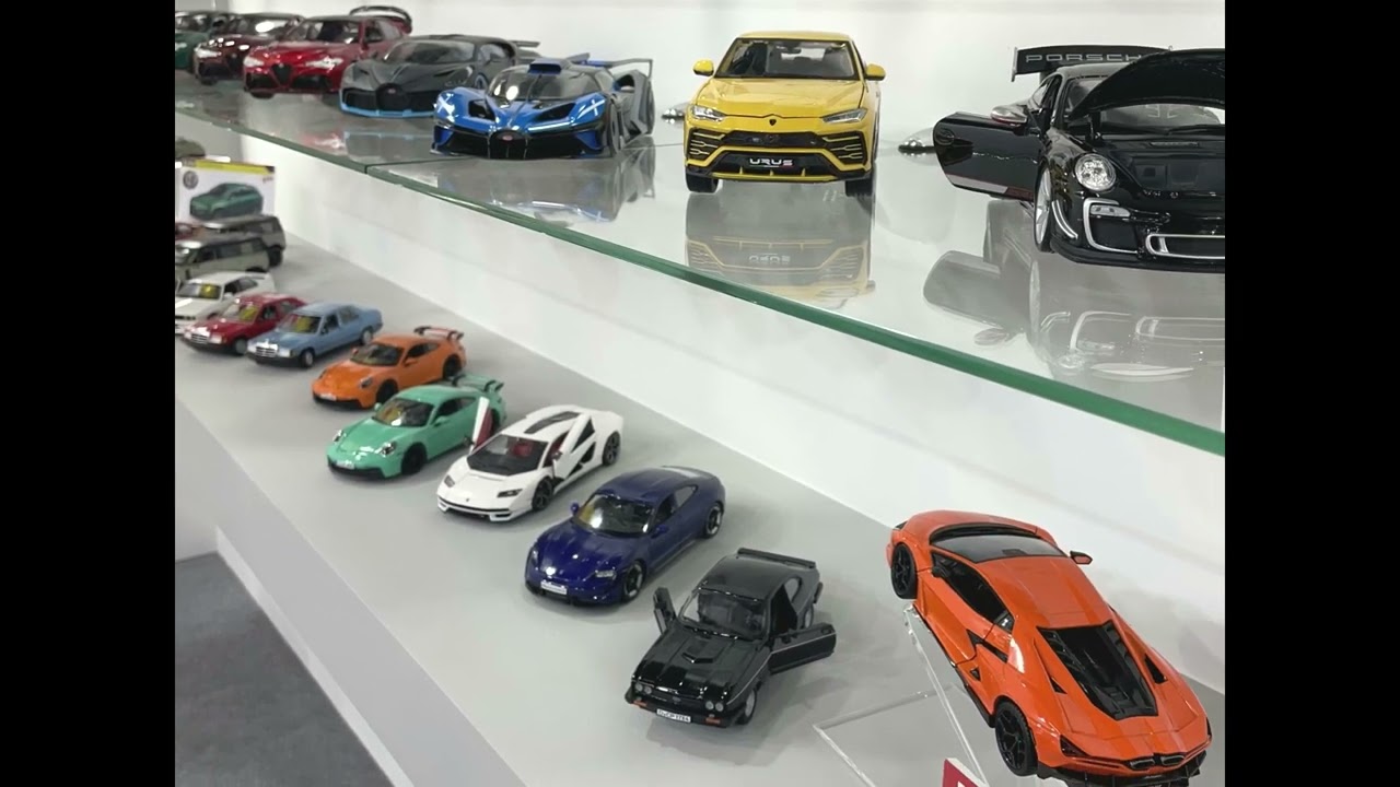 Burago Bburago 1/18 1:18 Diecast Highlights on Spielwarenmesse Toy Fairs 2024 Nuremberg - Premieres