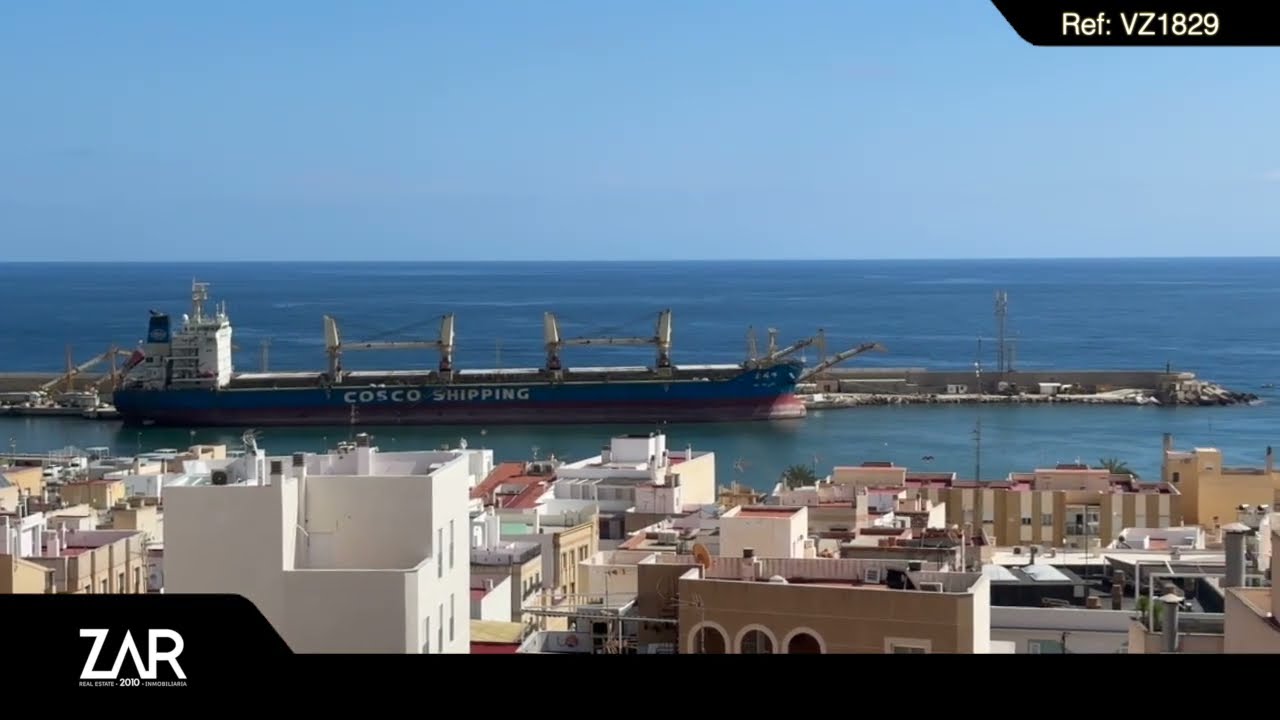 Ático exclusivo con terraza panorámica y vistas al mar en Garrucha