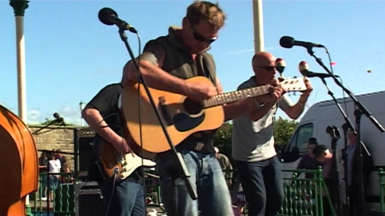 RIVERSIDE TRIO   All Right Baby 2015 Bandstand St Annes UK